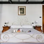Guinigi Dimora Di Epoca Exclusive & Pool 4* Lucques