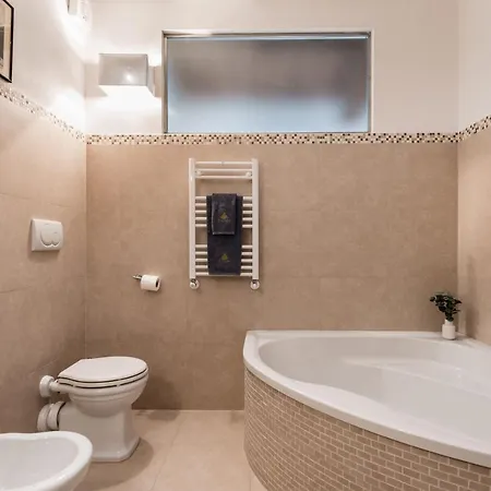 شقة فندقية Guinigi Dimora Di Epoca Exclusive & Pool لوكا