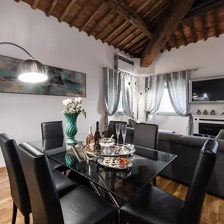 شقة فندقية Guinigi Dimora Di Epoca Exclusive & Pool