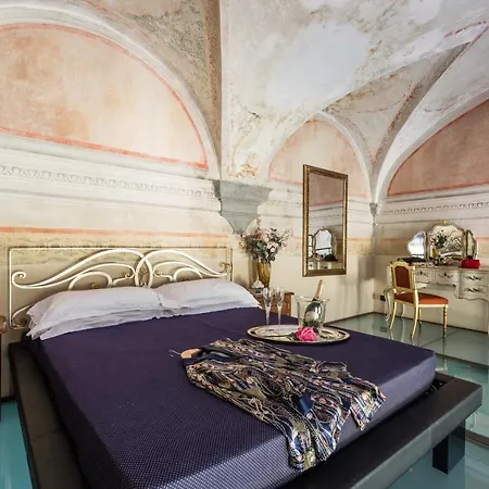 شقة فندقية Guinigi Dimora Di Epoca Exclusive & Pool 4*